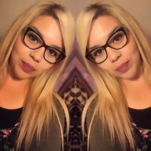 Meet your Posher, Elvira